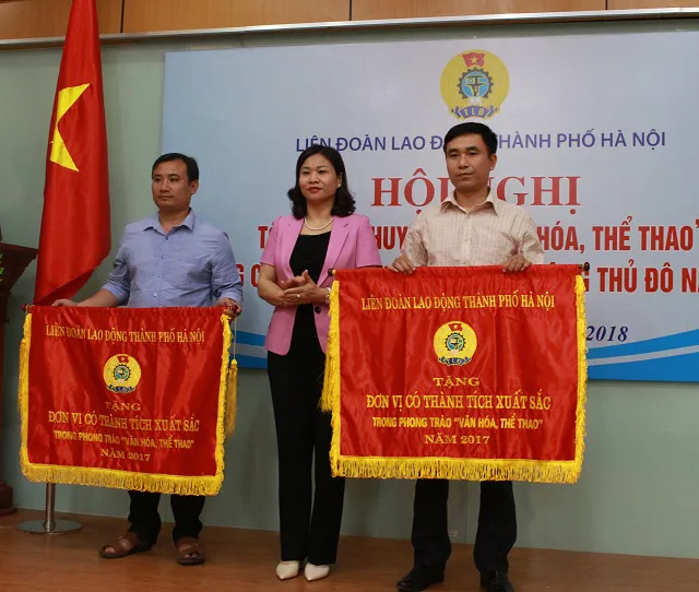 Xây dựng nếp sống văn hóa công nghiệp cho công nhân lao động Thủ đô