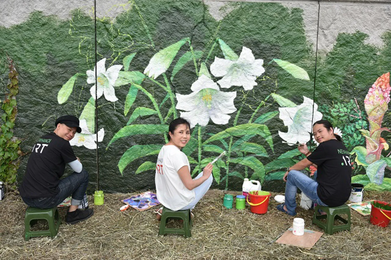 Tranh tường Mùa xuân Pháp - Việt bên sông Seine