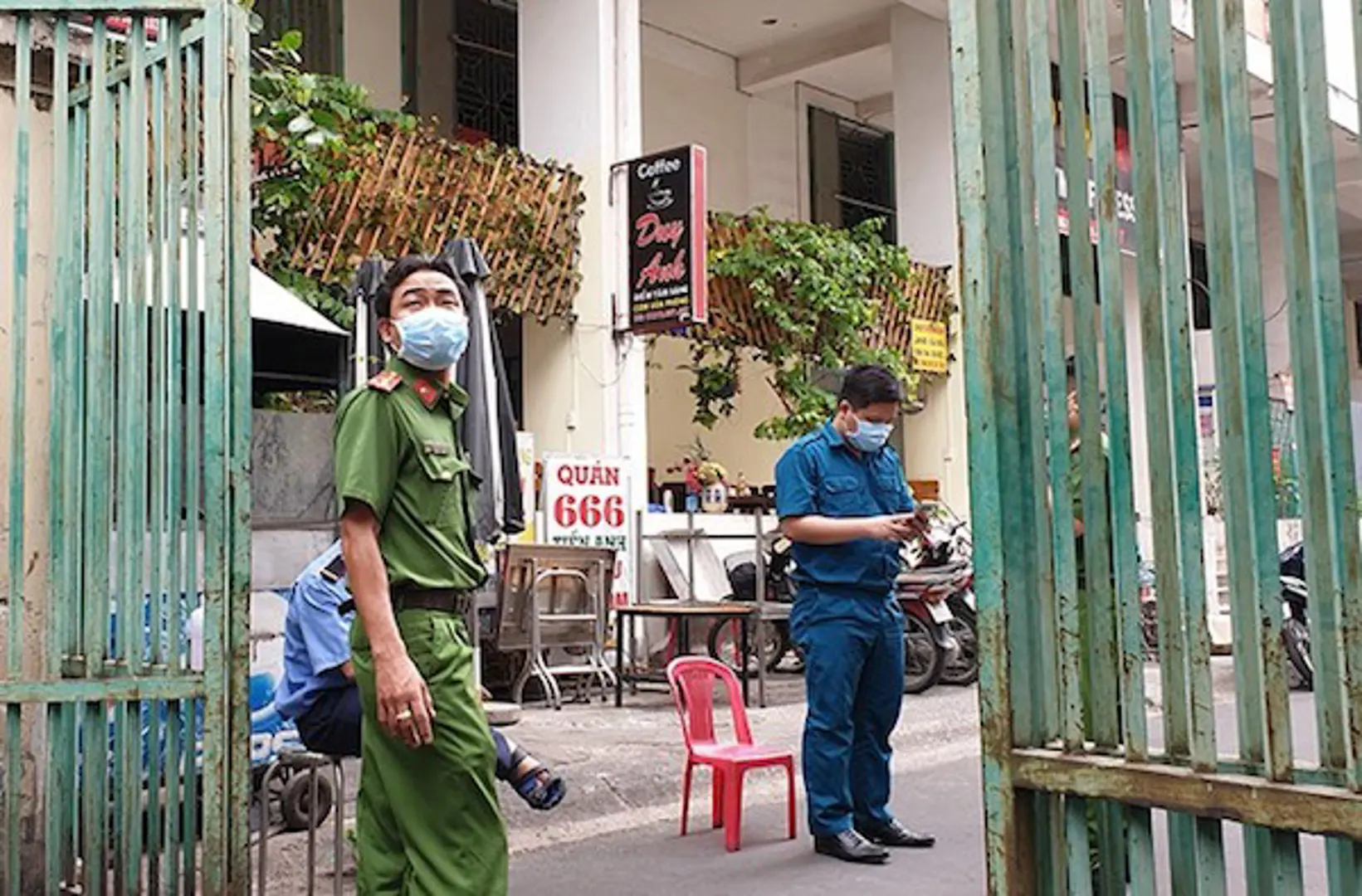 TP Hồ Chí Minh: Không phát hiện lây nhiễm chéo, chung cư Hòa Bình được gỡ bỏ lệnh hạn chế ra vào