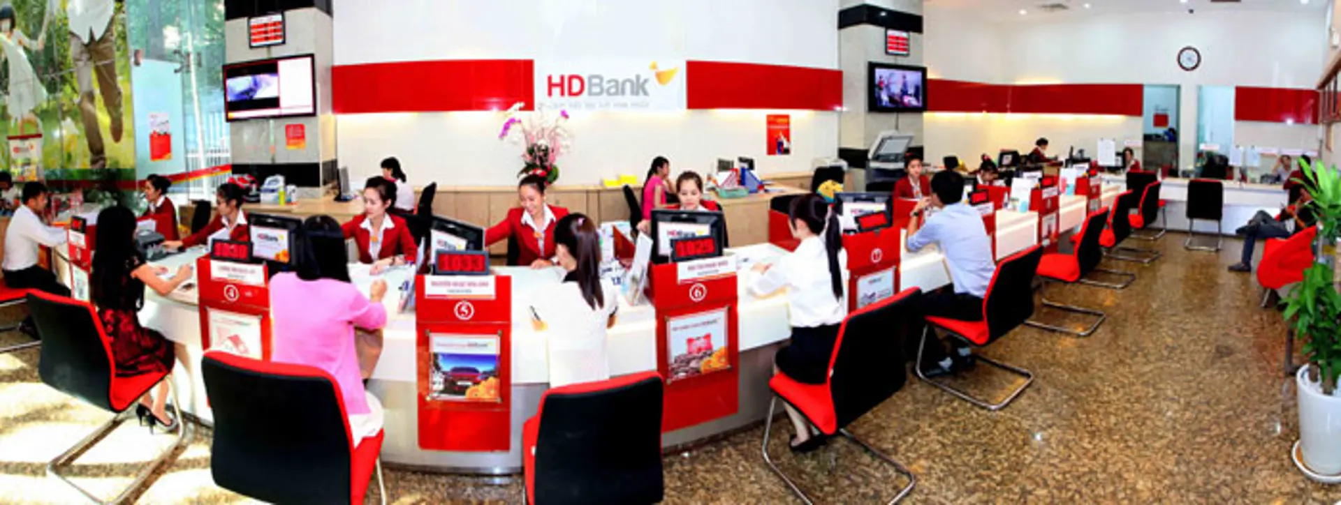 Cổ đông lớn chi hàng nghìn tỷ đồng mua cổ phiếu HDBank