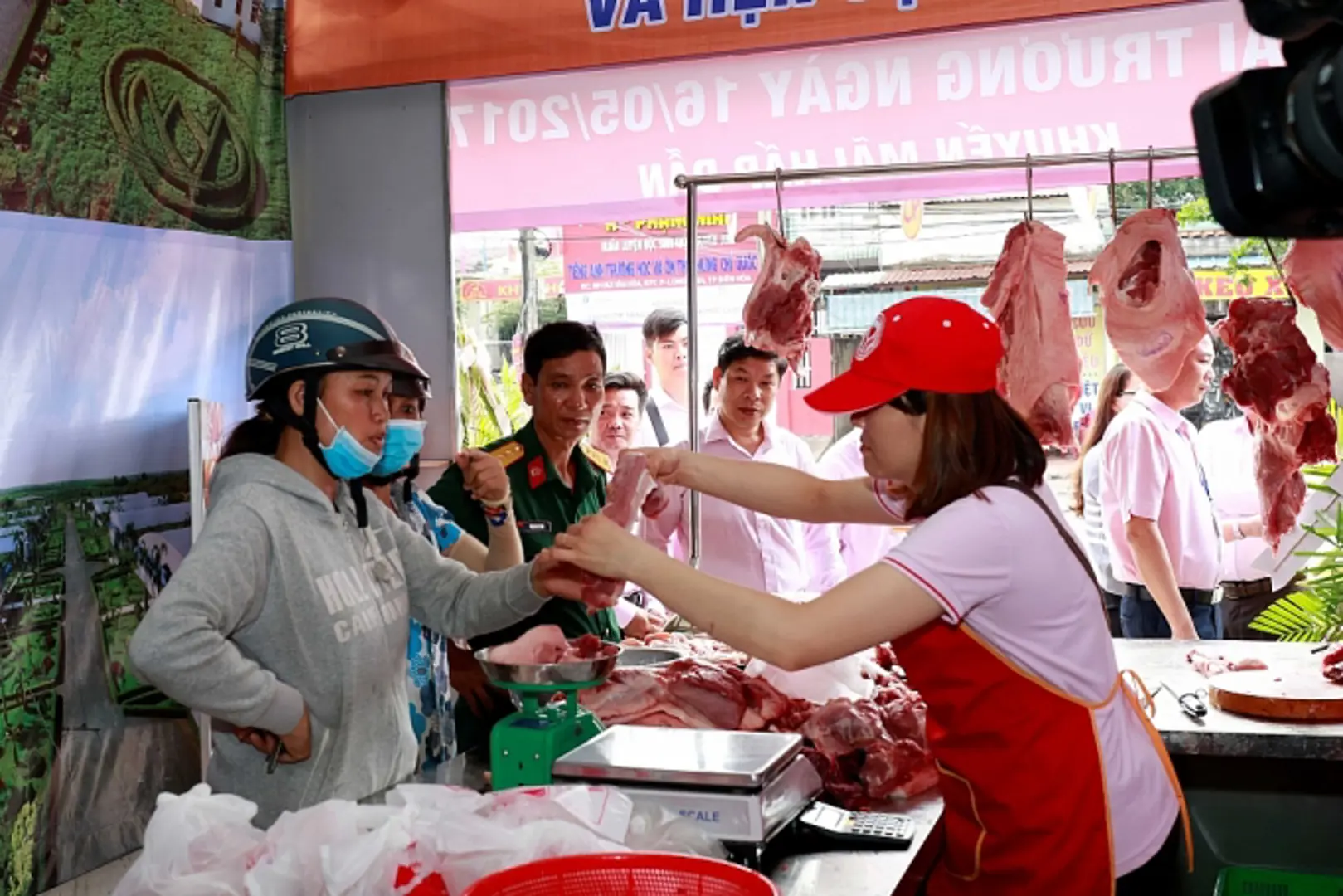 Không để thiếu hàng, sốt giá dịp cuối năm và Tết Nguyên đán