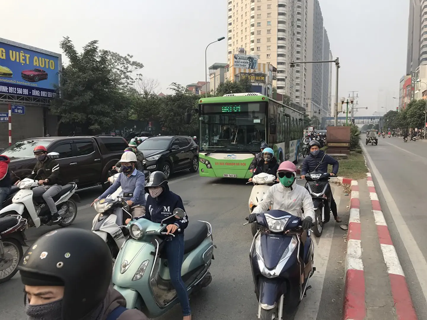 Đường Lê Văn Lương và Nguyễn Trãi: Vì sao nên thí điểm hạn chế xe máy?