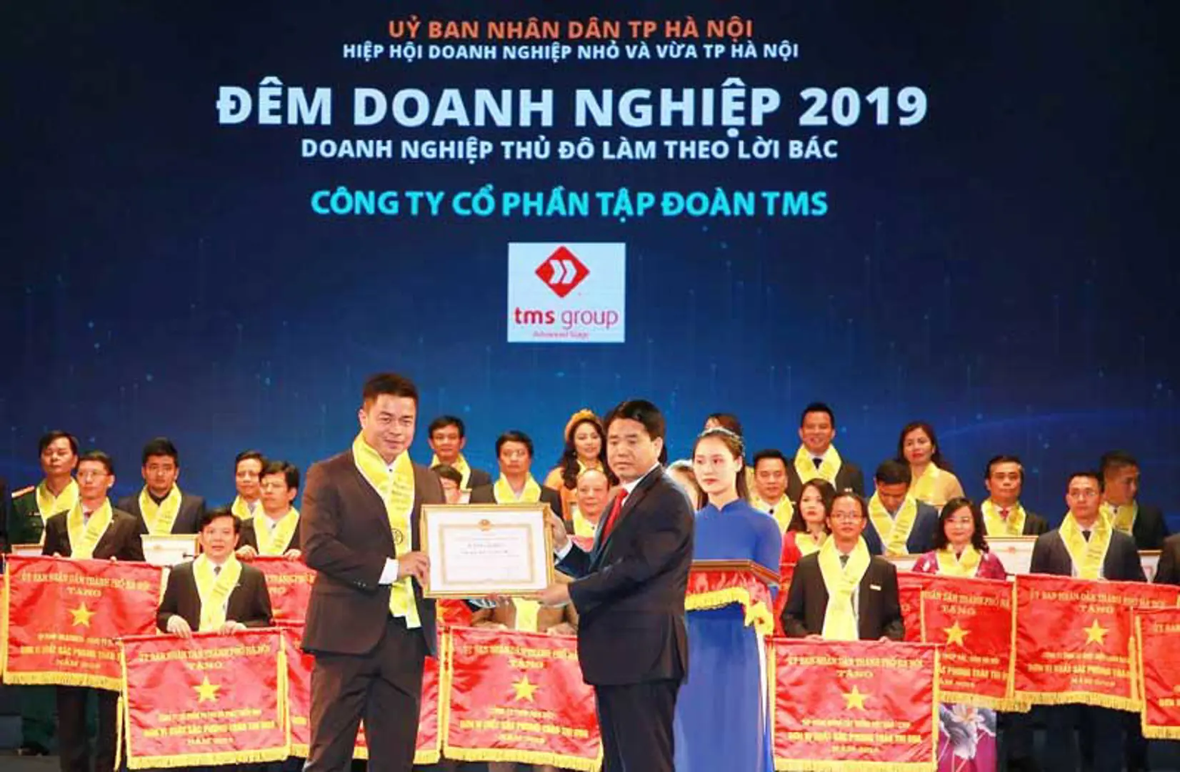 Gần 200 doanh nghiệp được vinh danh tại Đêm doanh nghiệp 2019