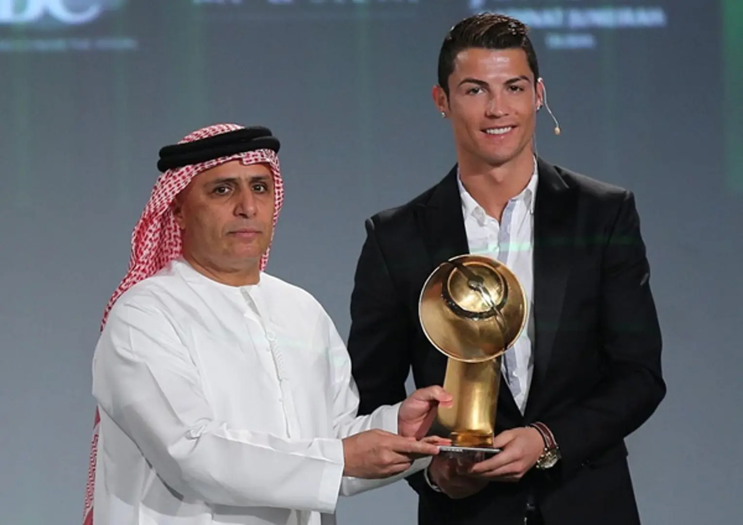 C.Ronaldo tiếp tục được tôn vinh ở Globe Soccer Award 2017