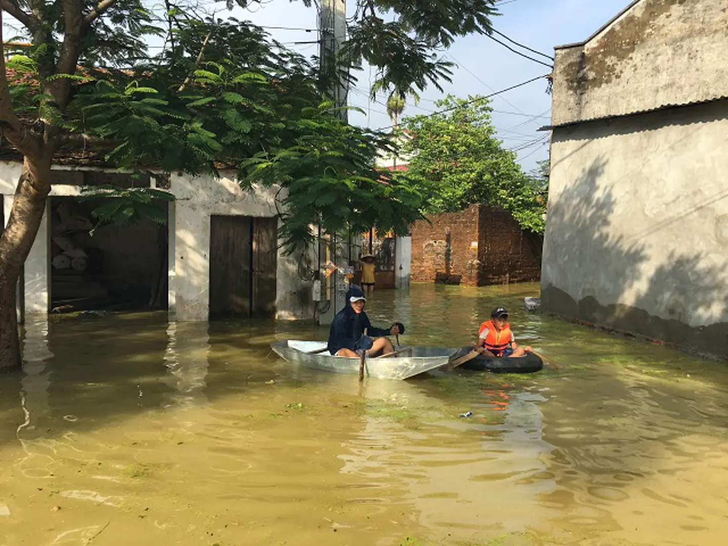 Hà Nội: 2.583 hộ dân huyện Chương Mỹ và Quốc Oai vẫn bị ngập nước