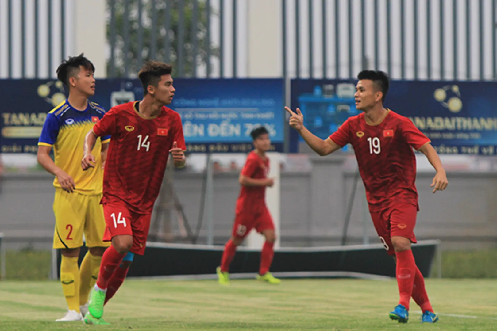 "Xé lưới" đàn em U18, Việt Cường tiết lộ bí mật ở lần hội quân của U23 Việt Nam