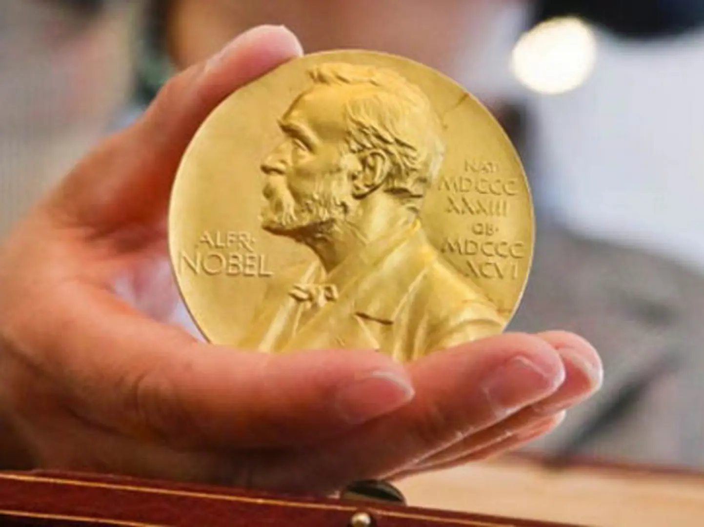 Giải Nobel Văn học 2018 bị hoãn vì bê bối tình dục