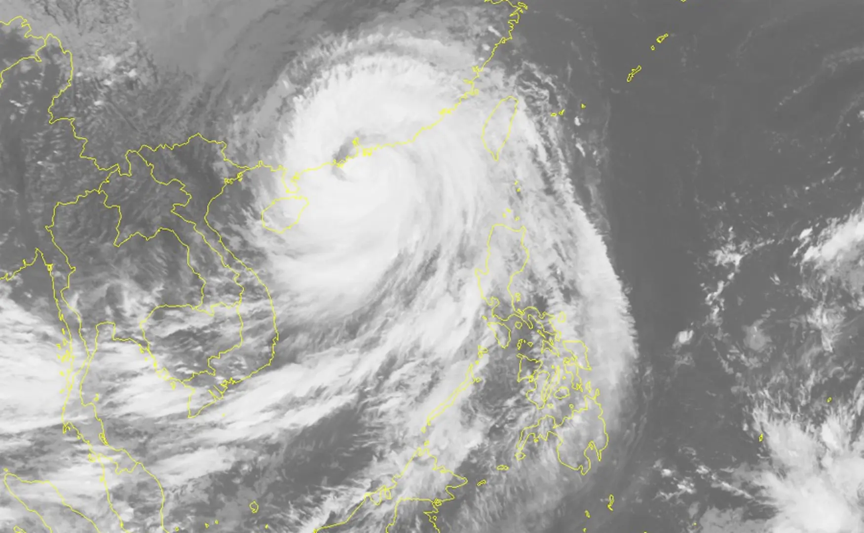 Siêu bão Mangkhut áp sát Trung Quốc, vùng biển Bắc Vịnh Bắc Bộ gió giật cấp 10