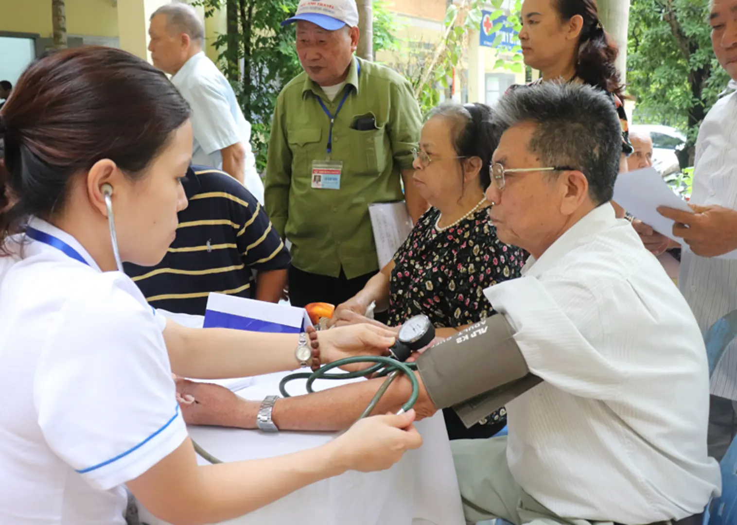 Khám bệnh, phát thuốc miễn phí cho cựu thanh niên xung phong tại quận Bắc Từ Liêm