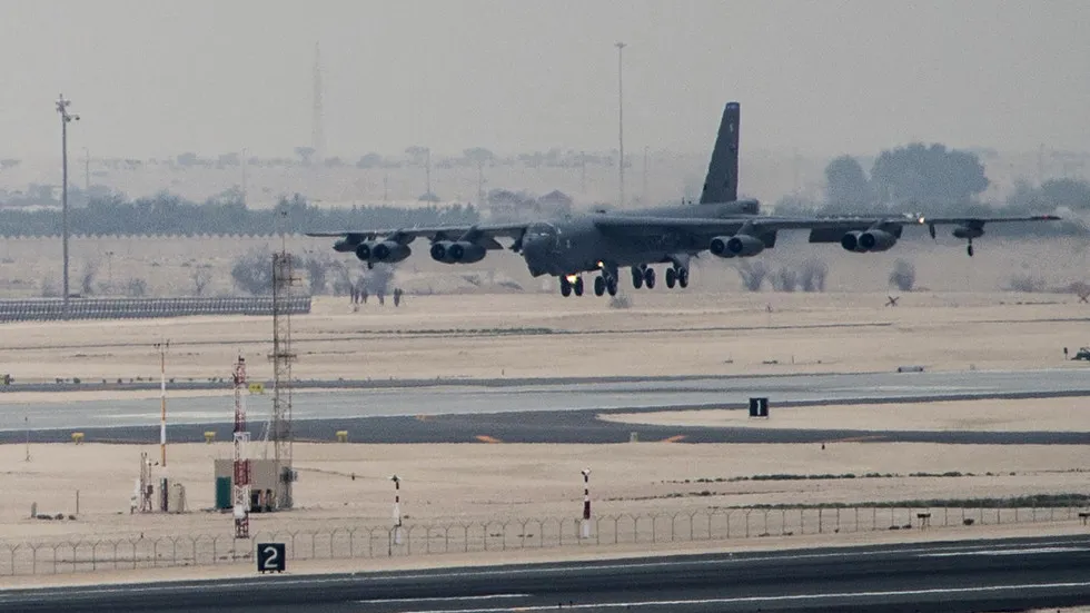 Giữa căng thẳng với Iran, Mỹ điều máy bay B-52 tới Qatar