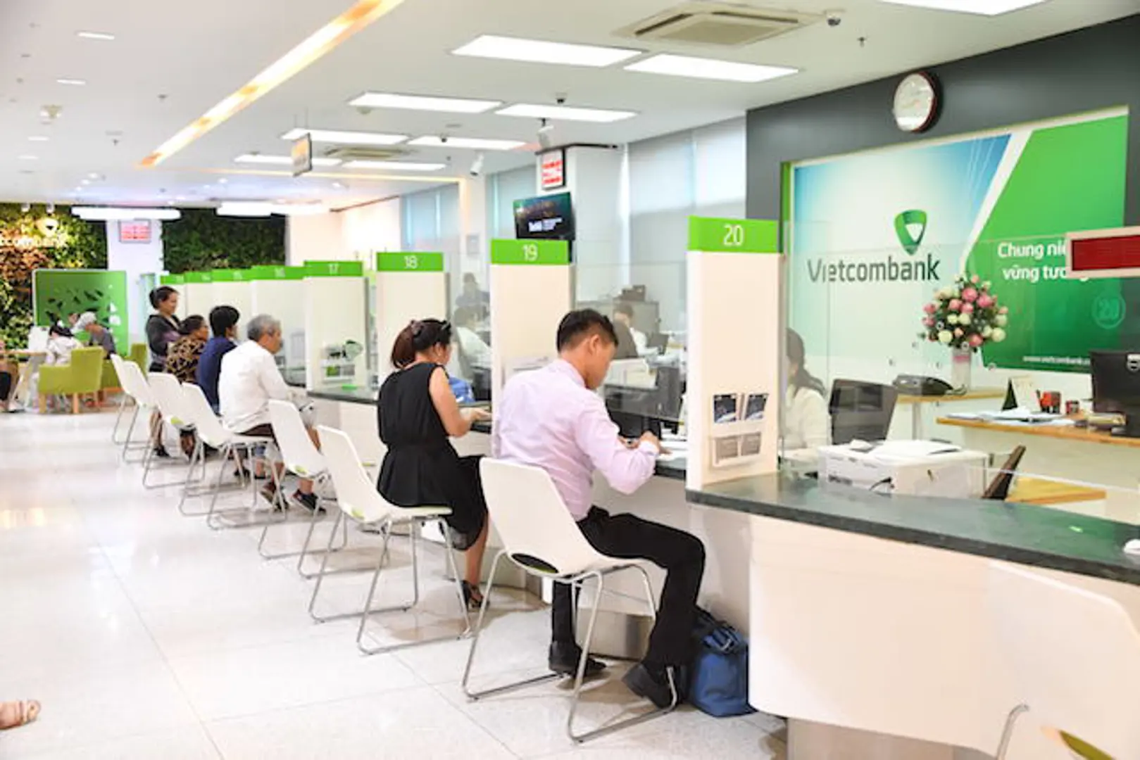 Vietcombank miễn phí chuyển tiền ủng hộ quyên góp phòng, chống dịch Covid-19