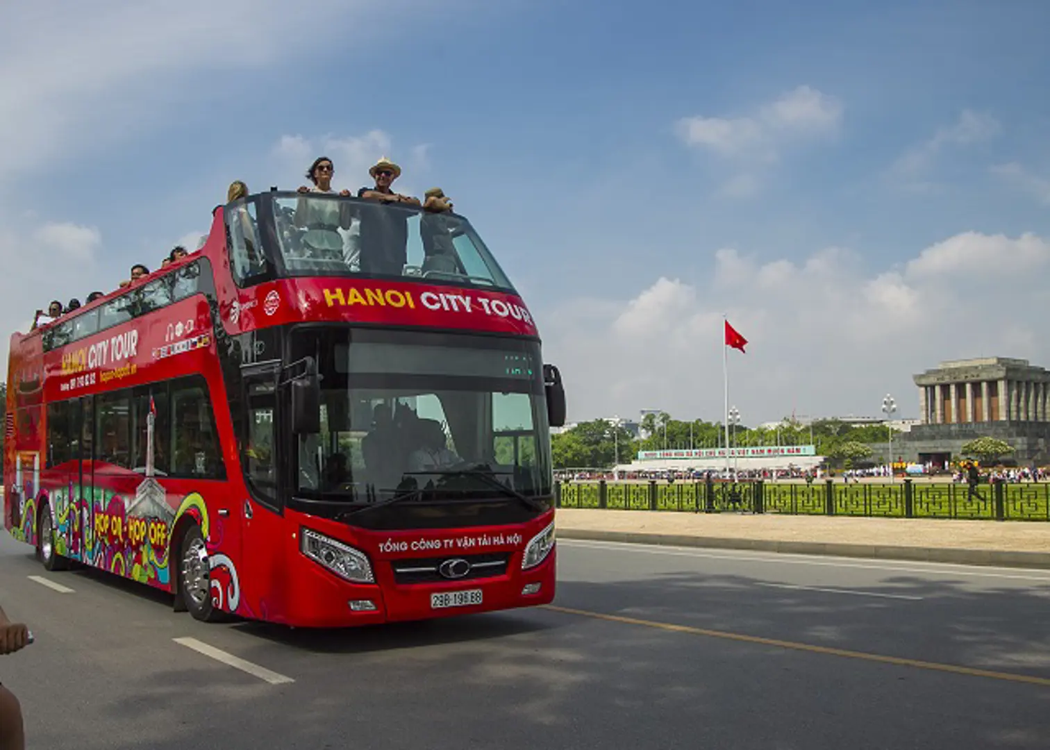 Xe buýt 2 tầng - City tour: Linh hoạt giá cước sẽ hút khách