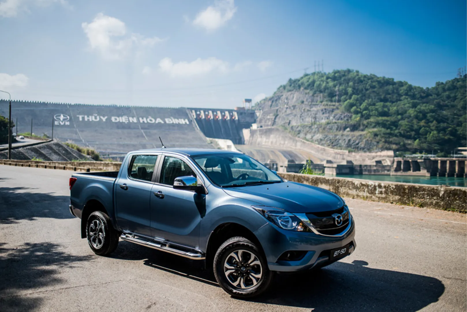 Mua Mazda BT-50 trong tháng 4 được tặng 50% phí trước bạ