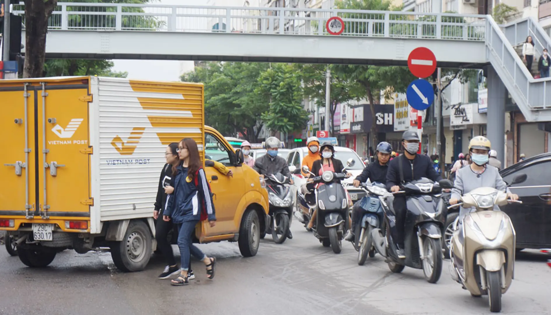 Xử phạt người đi bộ gây tai nạn giao thông nghiêm trọng: Cần thiết, nhưng không dễ thực hiện