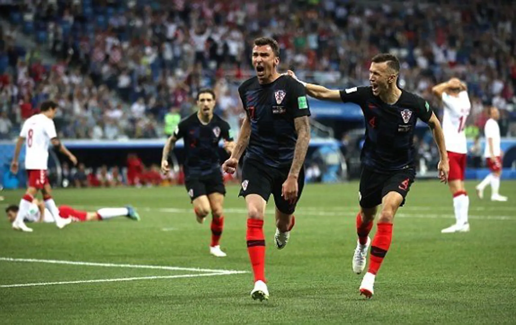 Croatia vào tứ kết nhờ chiến thắng trên chấm luân lưu