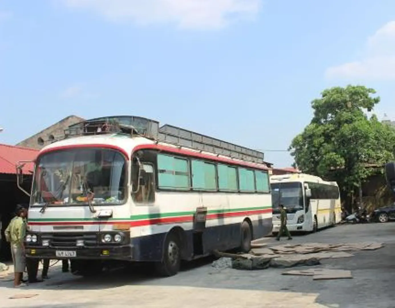 Không cấp phù hiệu taxi cho xe khách hoán cải: Minh bạch trong kinh doanh, giảm tải ùn tắc