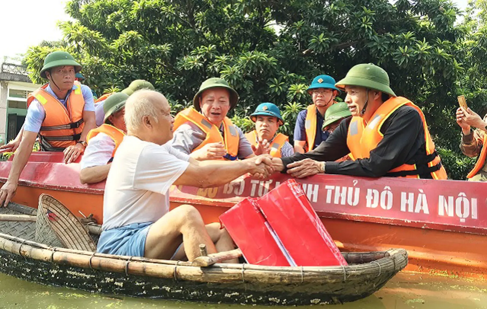 Hà Nội: Sớm ổn định đời sống Nhân dân vùng lũ