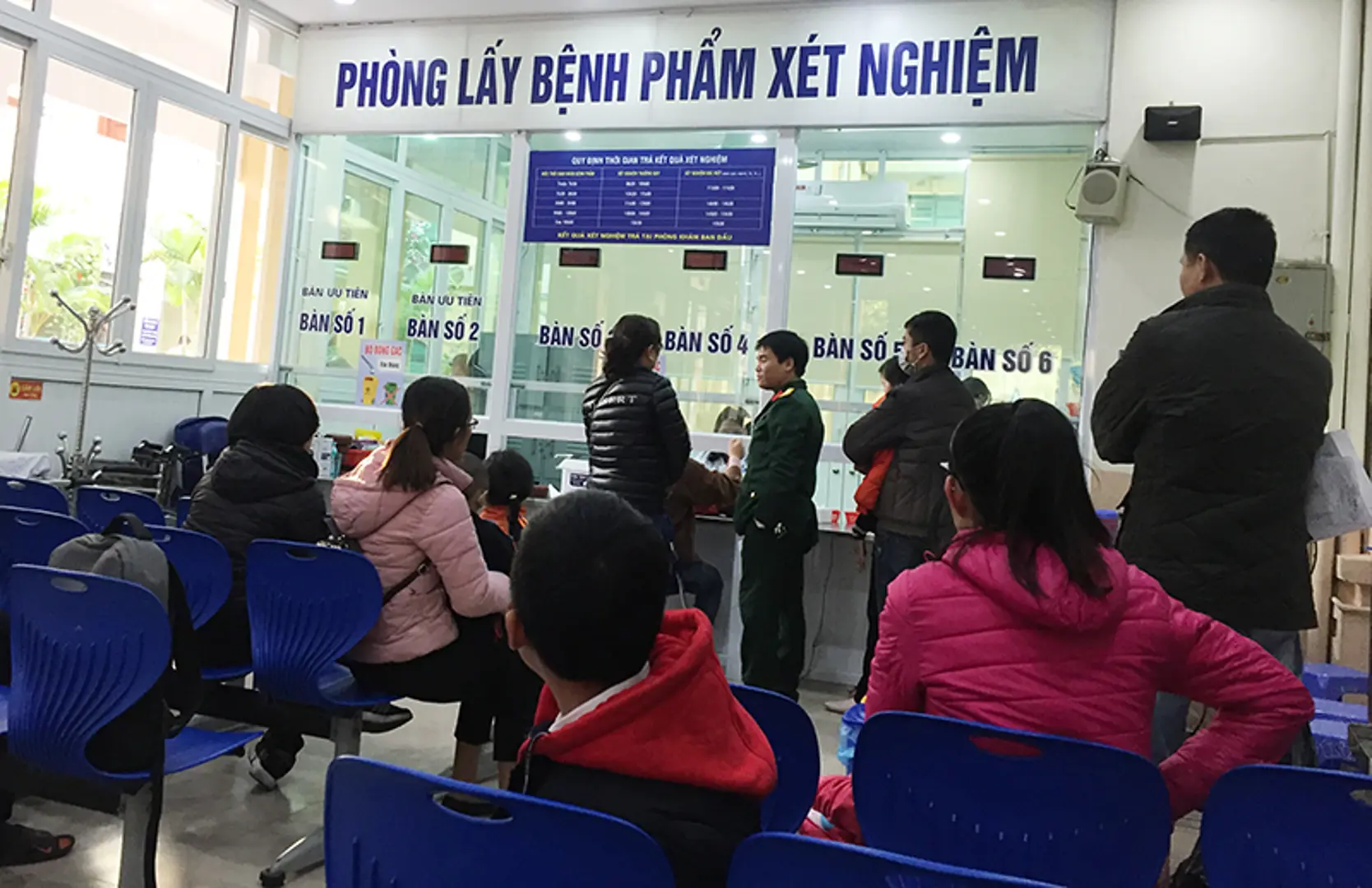 Vụ gian dối xét nghiệm HIV và viêm gan B: Đình chỉ 3 nhân viên Bệnh viện Đa khoa Xanh Pôn