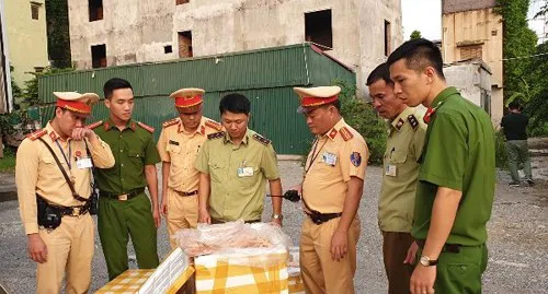 Hà Nội: Chặn bắt container chở gần 30 tấn nội tạng động vật không nguồn gốc