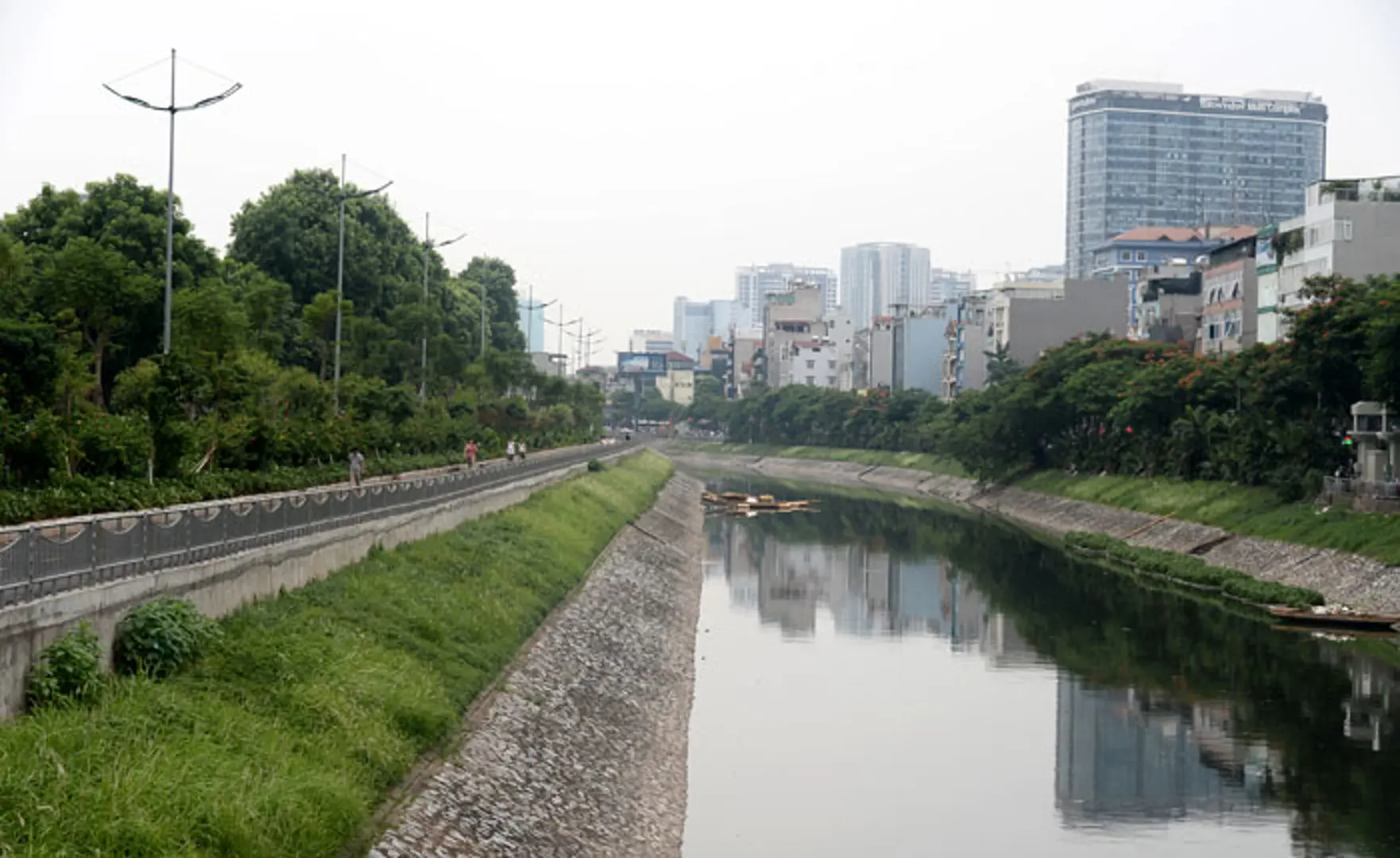 Dẫn nước sông Hồng làm sạch sông hồ: Từ đề xuất xưa đến ý tưởng hiện tại