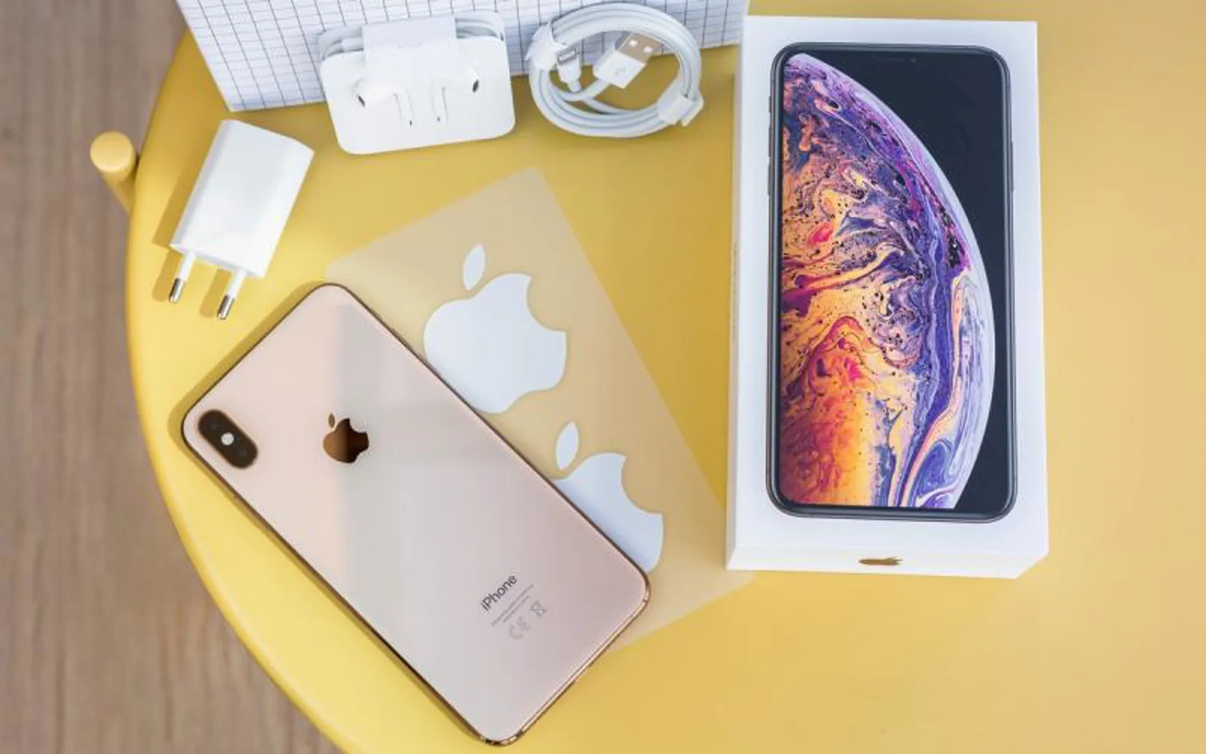 iPhone XS Max xách tay liên tục mất giá