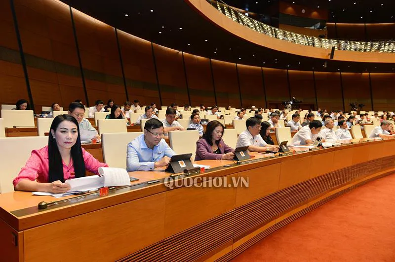 Quốc hội nghe giải trình tiếp thu, chỉnh lý dự thảo Luật sửa đổi, bổ sung một số điều của Luật Cán bộ công chức và Luật Viên chức