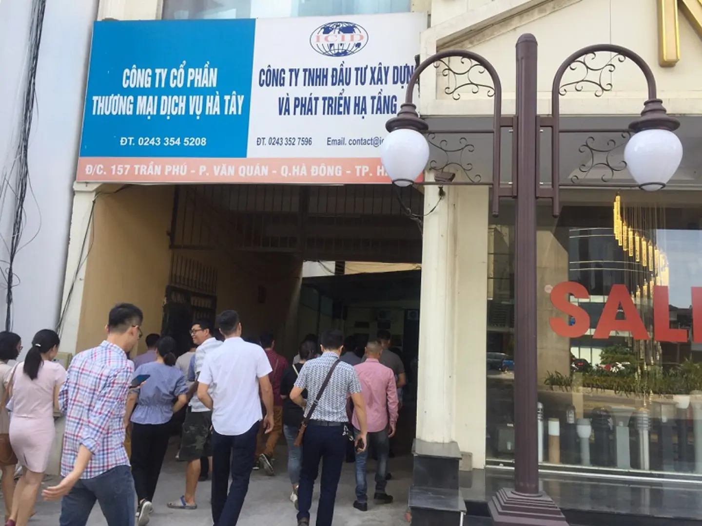 Cư dân dự án ICID Complex “khóc ròng” vì chưa về ở nhà đã bị nứt