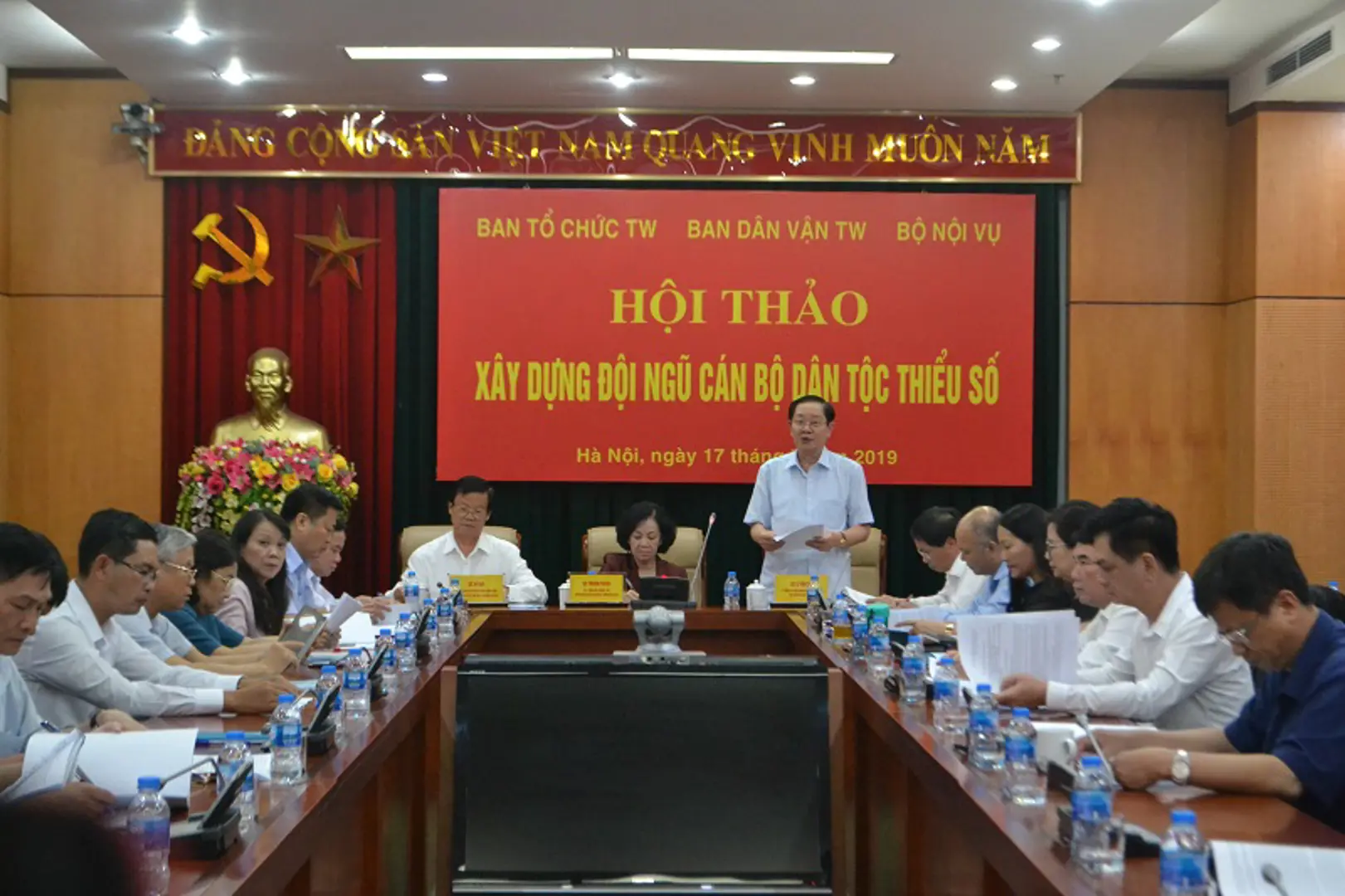 “Trao cơ hội bình đẳng cho người đồng bào dân tộc thiểu số, chứ không phải mãi chính sách ưu tiên”