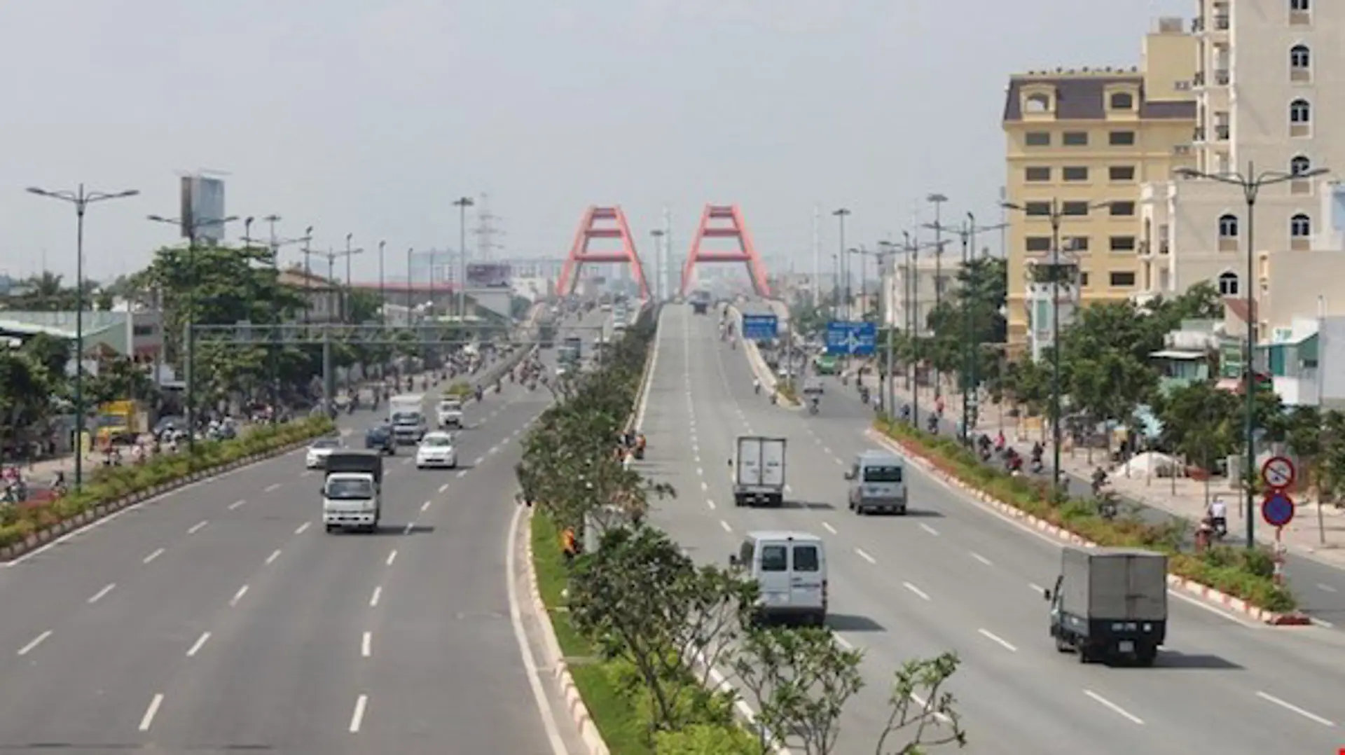 TP Hồ Chí Minh: Hạn chế lưu thông trên đường Phạm Văn Đồng và dọc kênh Nhiêu Lộc