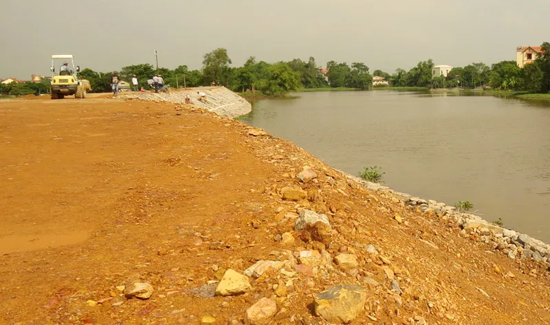Sự cố sạt lở đê hữu sông Lương qua xã Đại Xuyên: Đang khẩn trương khắc phục hậu quả