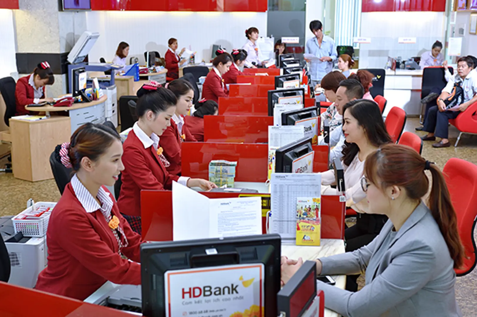 Triển vọng nào cho cổ phiếu HDBank?