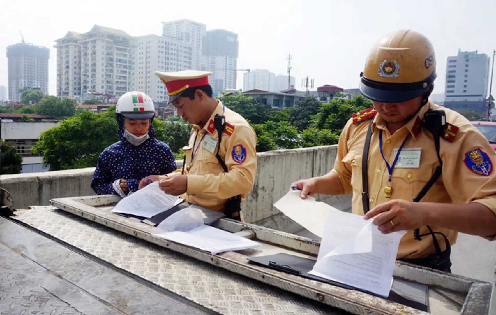 Ngược xuôi nộp phạt vi phạm giao thông