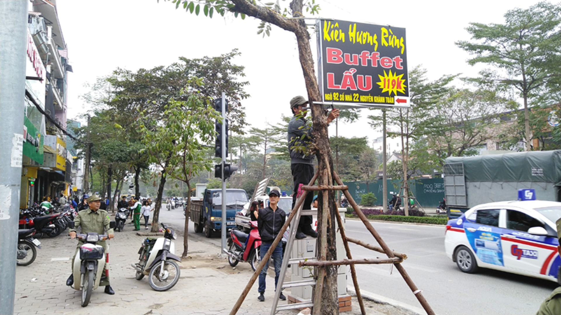 Quản lý trật tự đô thị dịp cuối năm: Vẫn loay hoay giữa lý và tình