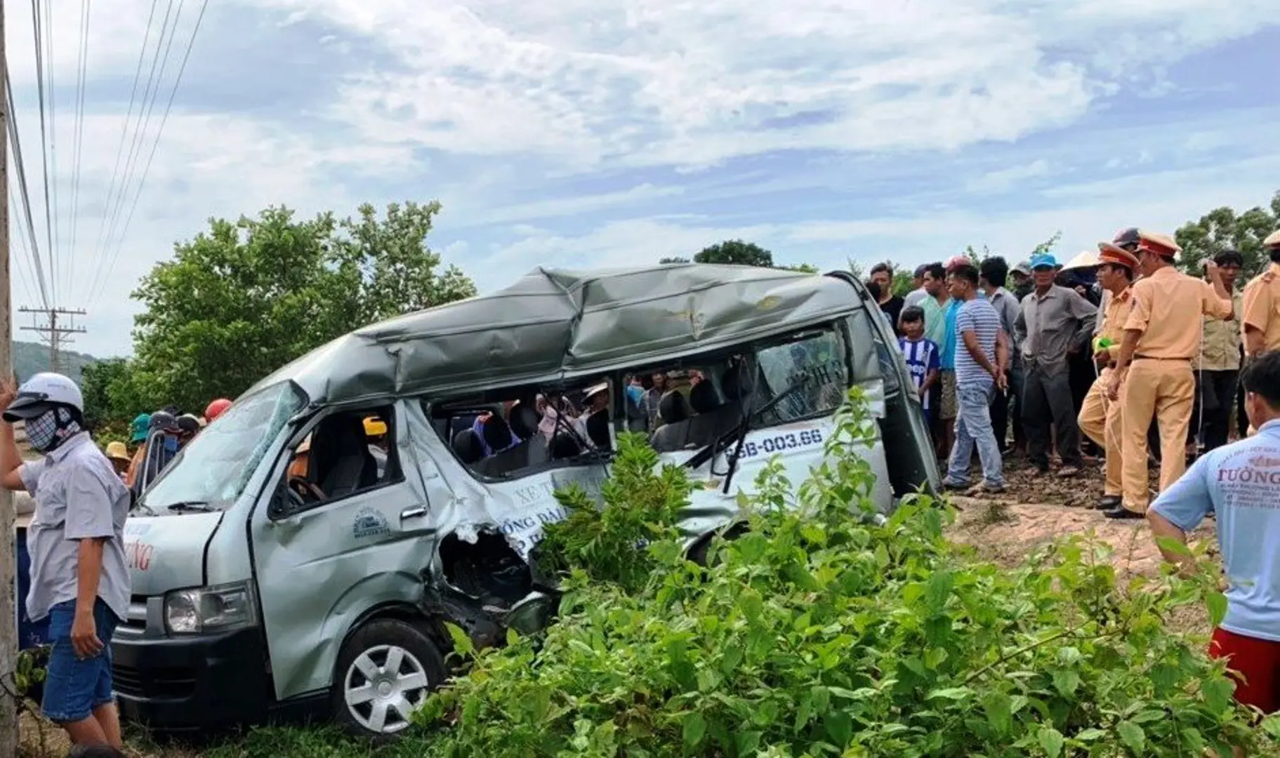 Thông tin mới nhất vụ tàu hỏa đâm ô tô khiến 3 người chết ở Bình Thuận