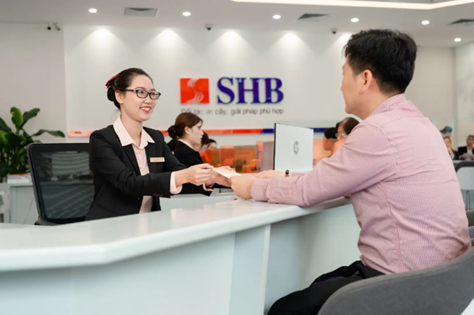 SHB ưu đãi 100% phí chuyển tiền cho doanh nghiệp