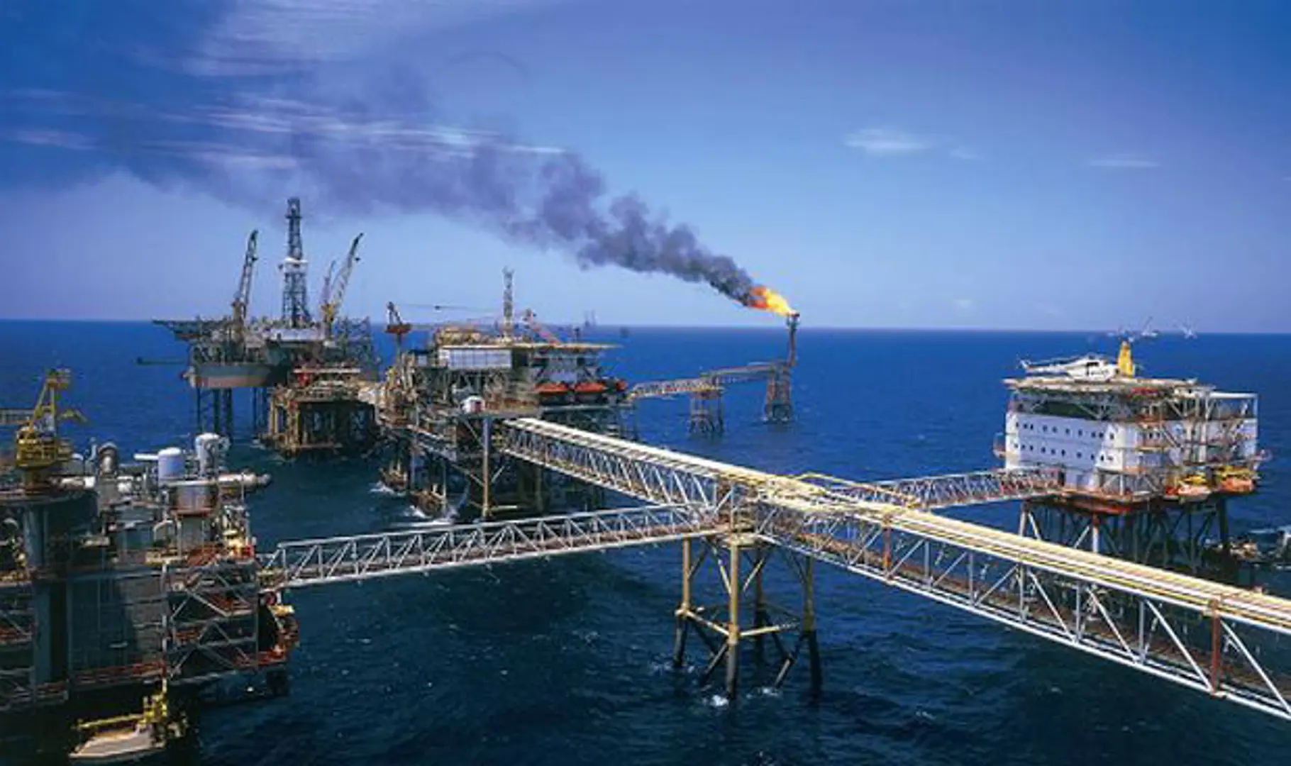 Petrovietnam tăng cường hợp tác với ngân hàng Societe Generale