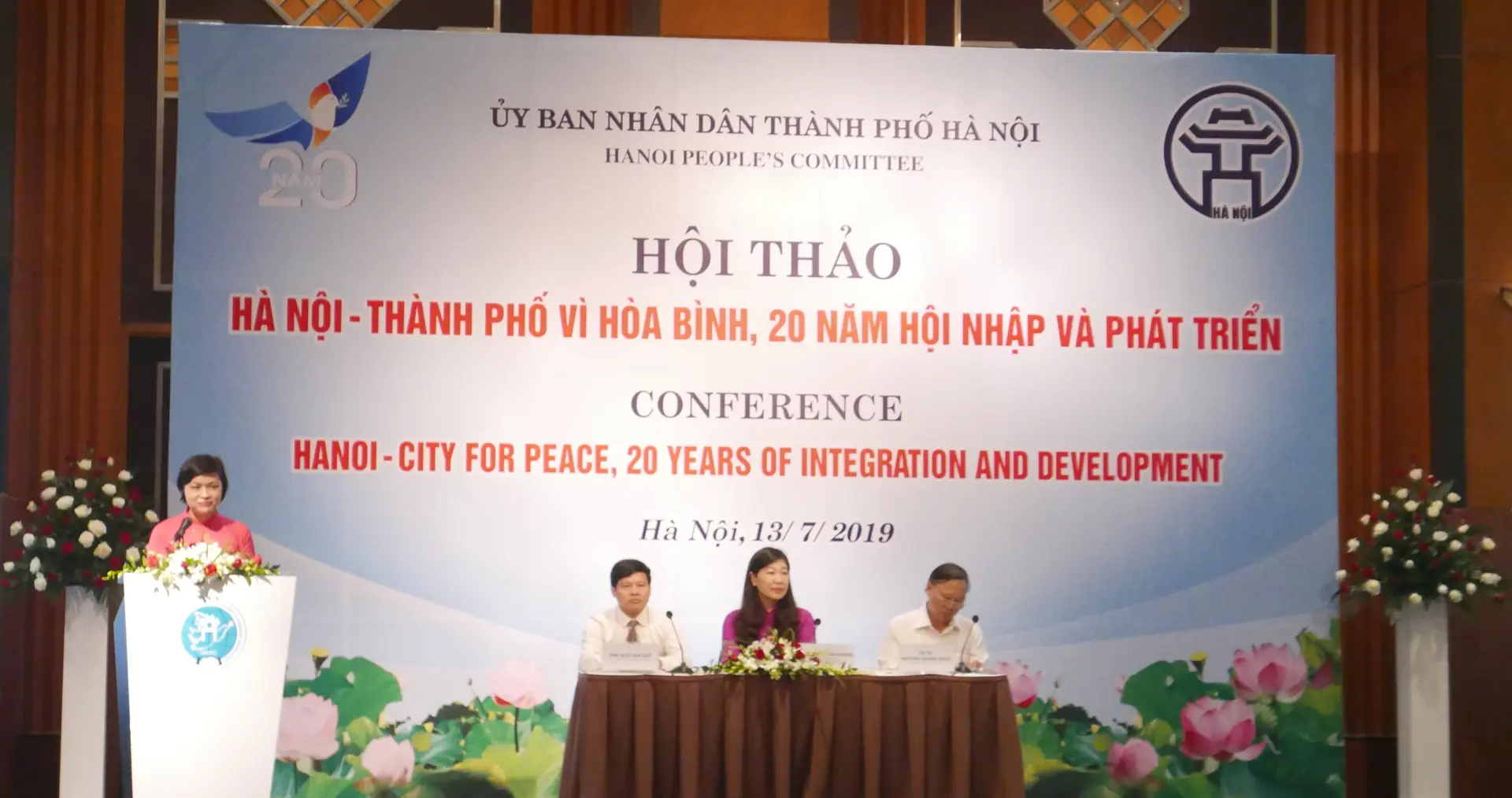 Khai mạc Hội thảo “Hà Nội - Thành phố vì hoà bình, 20 năm hội nhập và phát triển”