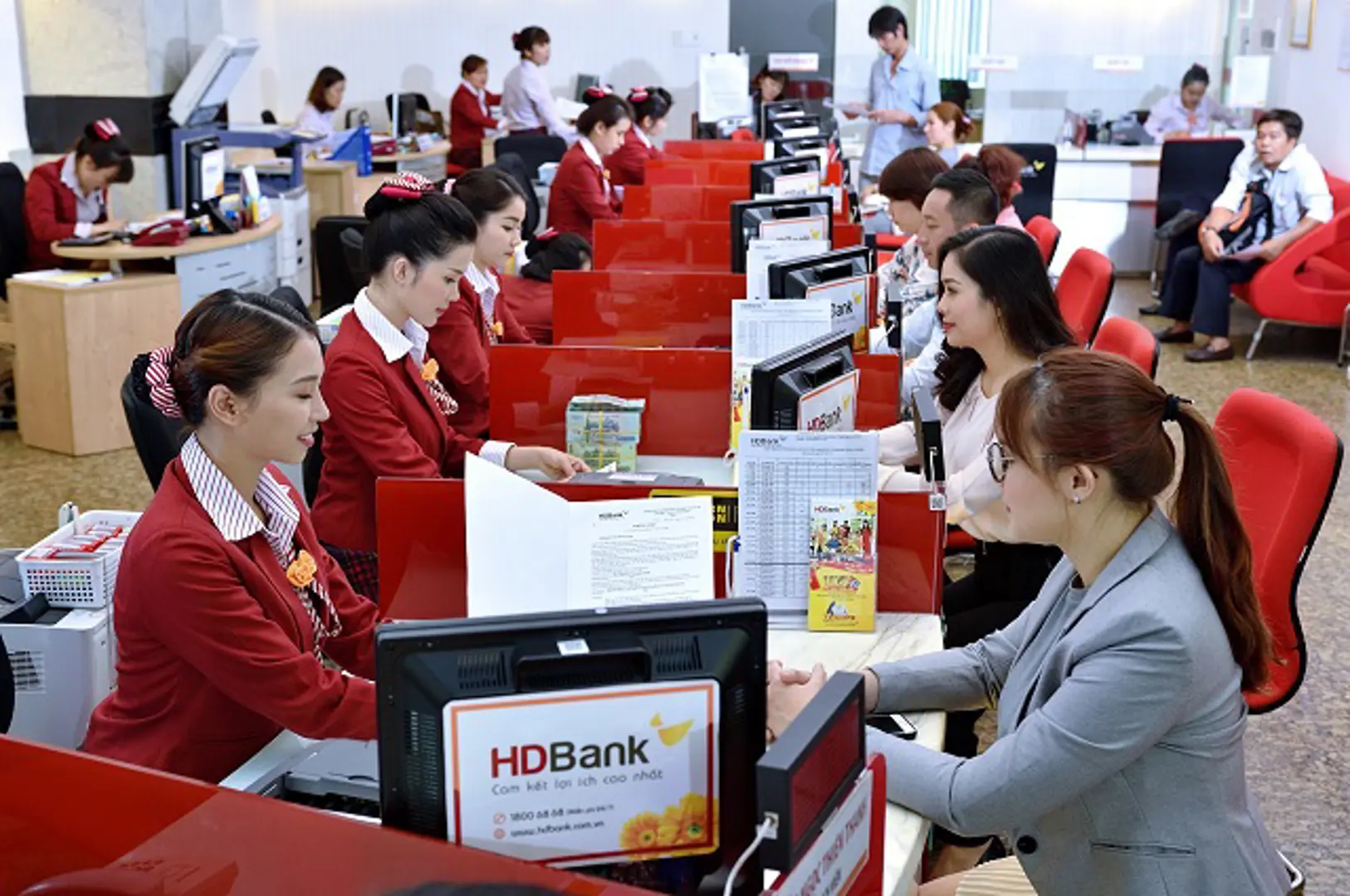 Báo cáo thường niên 2019, HDBank định hướng phát triển “Happy Digital Bank”