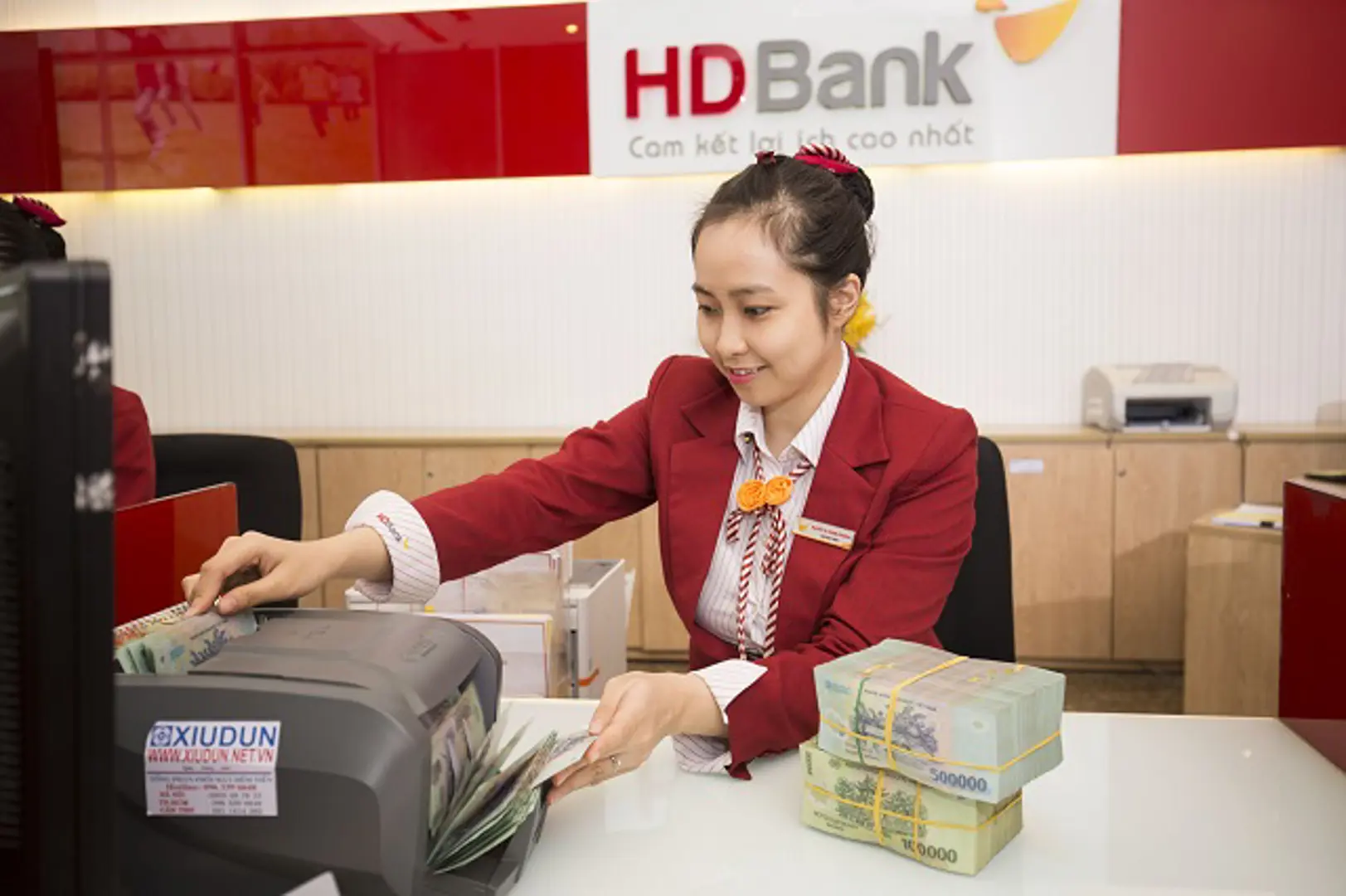 HDBank tiếp tục cộng thêm lãi suất tiết kiệm cho khách hàng