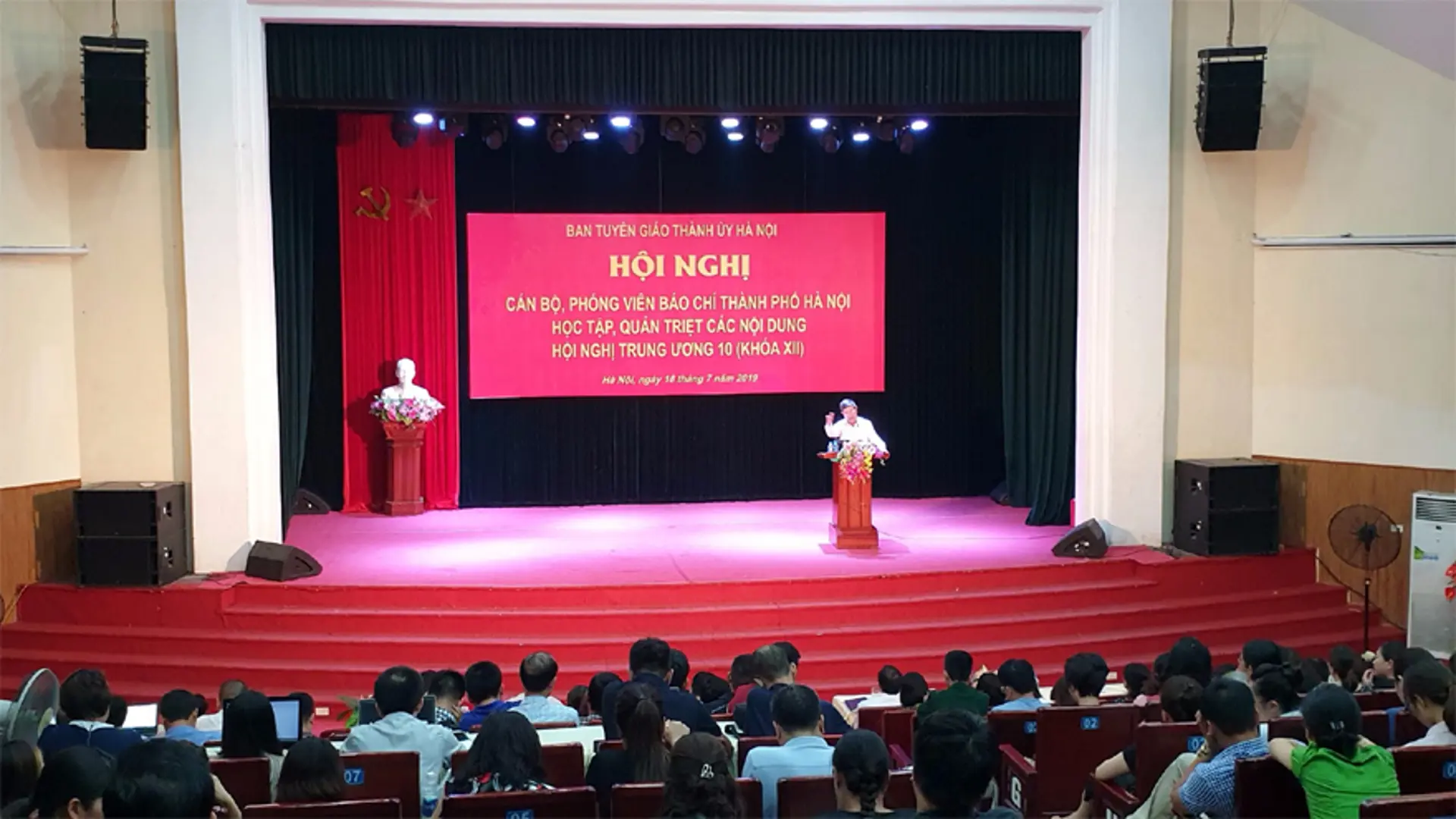 Cán bộ, phóng viên báo chí Hà Nội học tập Nghị quyết Trung ương 10