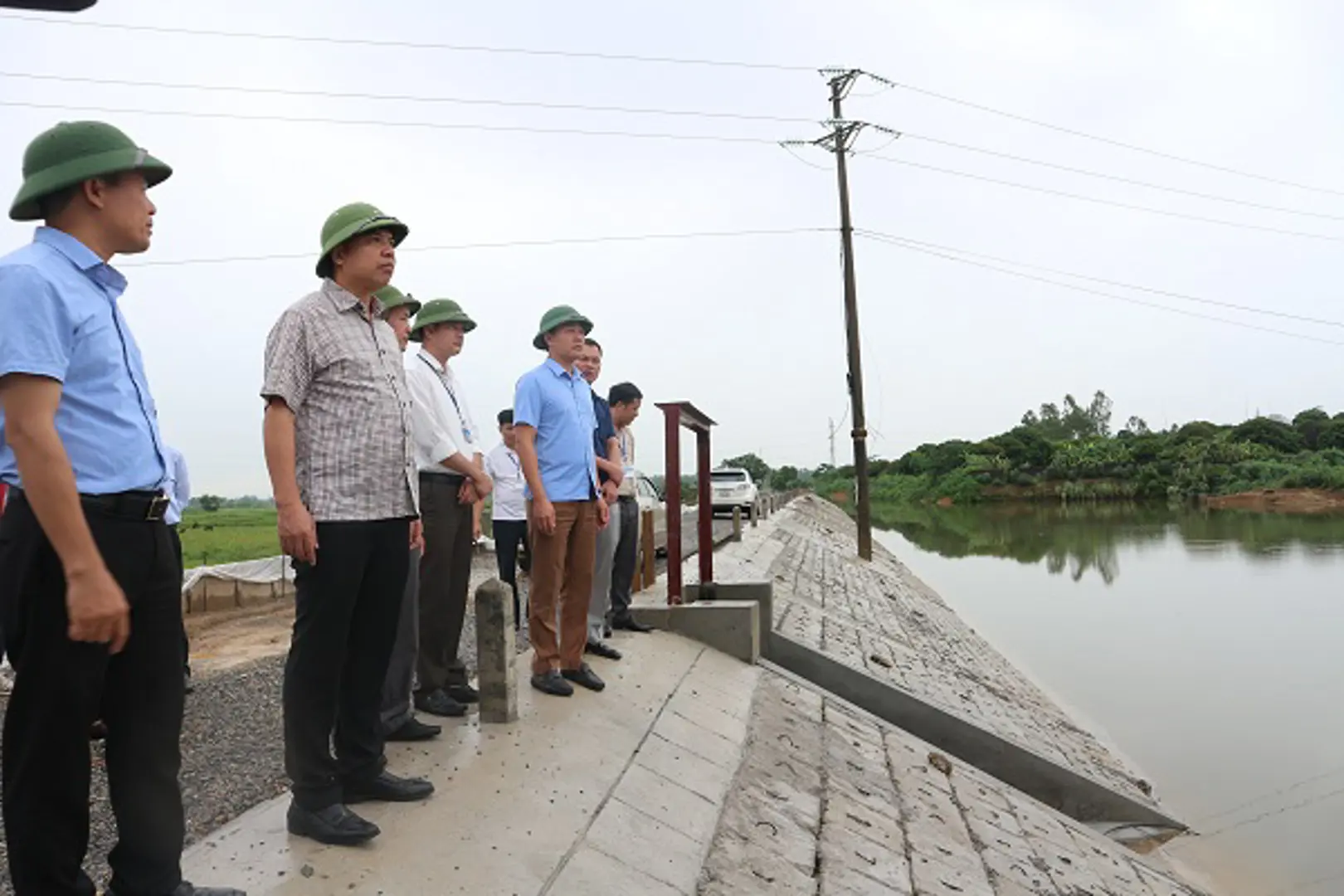 Huyện Quốc Oai báo động lũ trên sông Tích