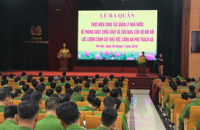 Ra quân thực hiện công tác quản lý Nhà nước về PCCC và CNCH đối với công an xã