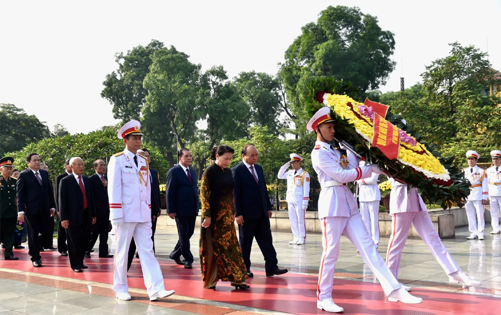 Lãnh đạo Đảng, Nhà nước, TP Hà Nội viếng Chủ tịch Hồ Chí Minh