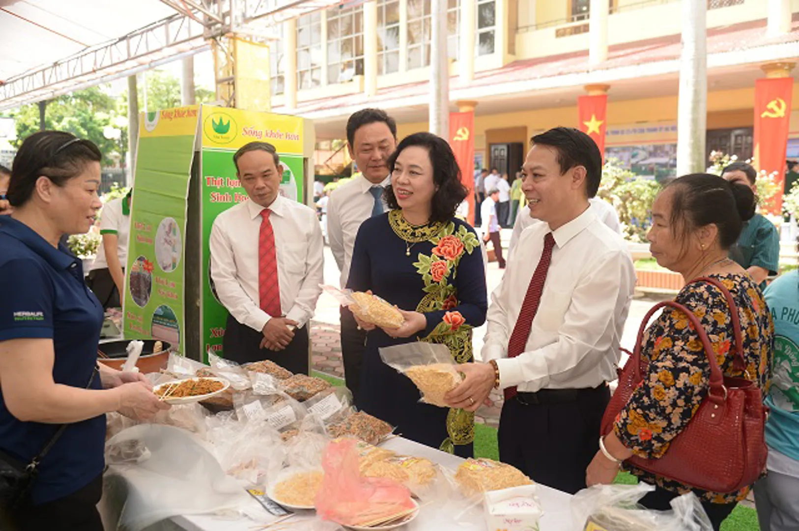 Đoàn kết, đổi mới, dân chủ, sáng tạo, trách nhiệm cao, xây dựng Thủ đô ngày càng giàu đẹp, văn minh, hiện đại