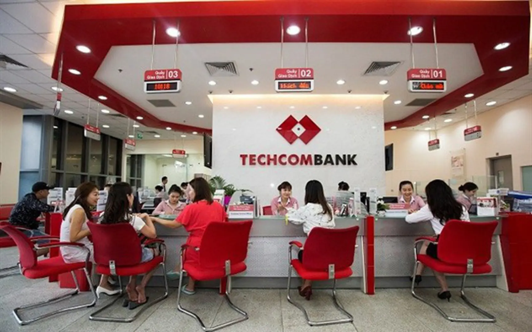 “Xin” cổ đông giữ lại cổ tức suốt 8 năm, Techcombank thu được những gì?