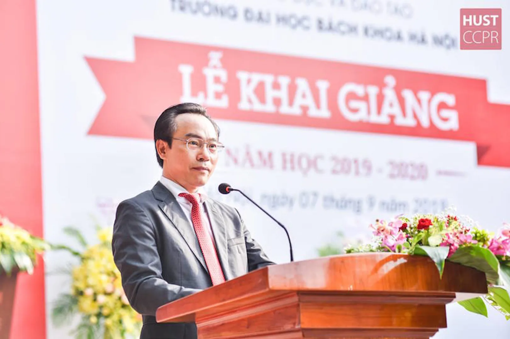 Hiệu trưởng trường Đại học Bách khoa lên tiếng về lý do tổ chức riêng kỳ thi tuyển đại học