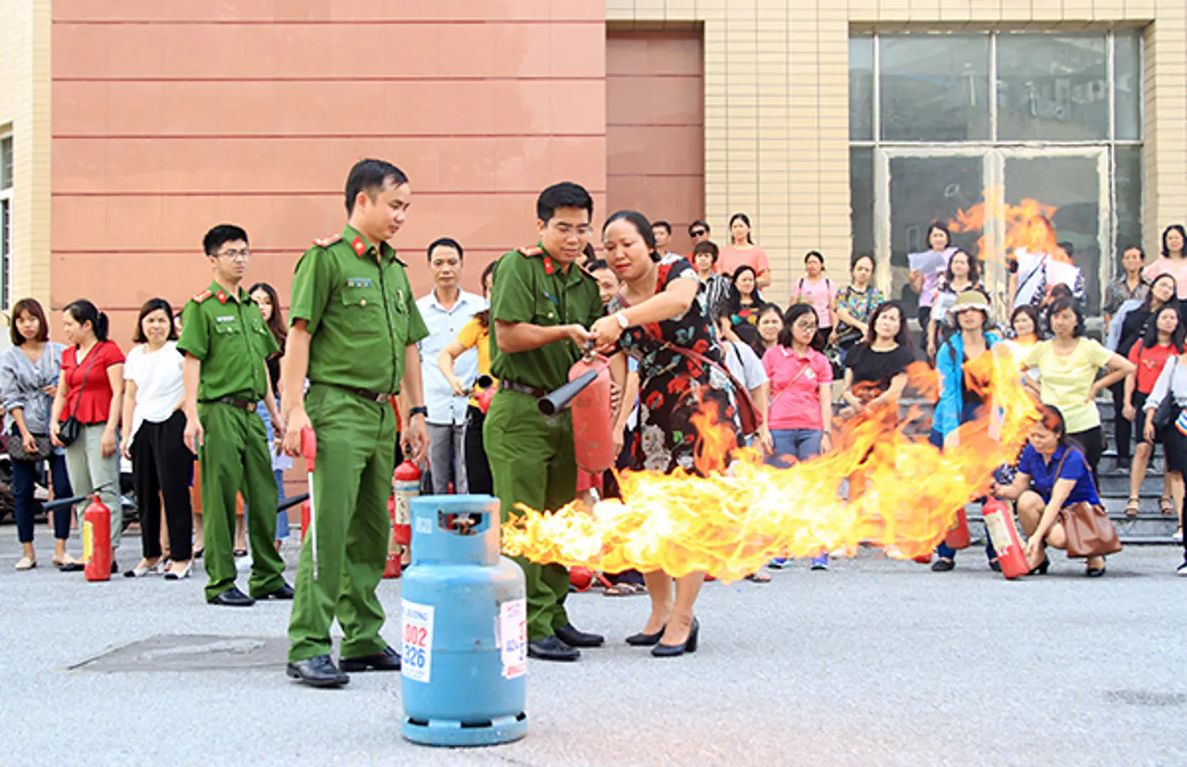 Hơn 2.500 cán bộ, giáo viên các trường tham gia tập huấn PCCC