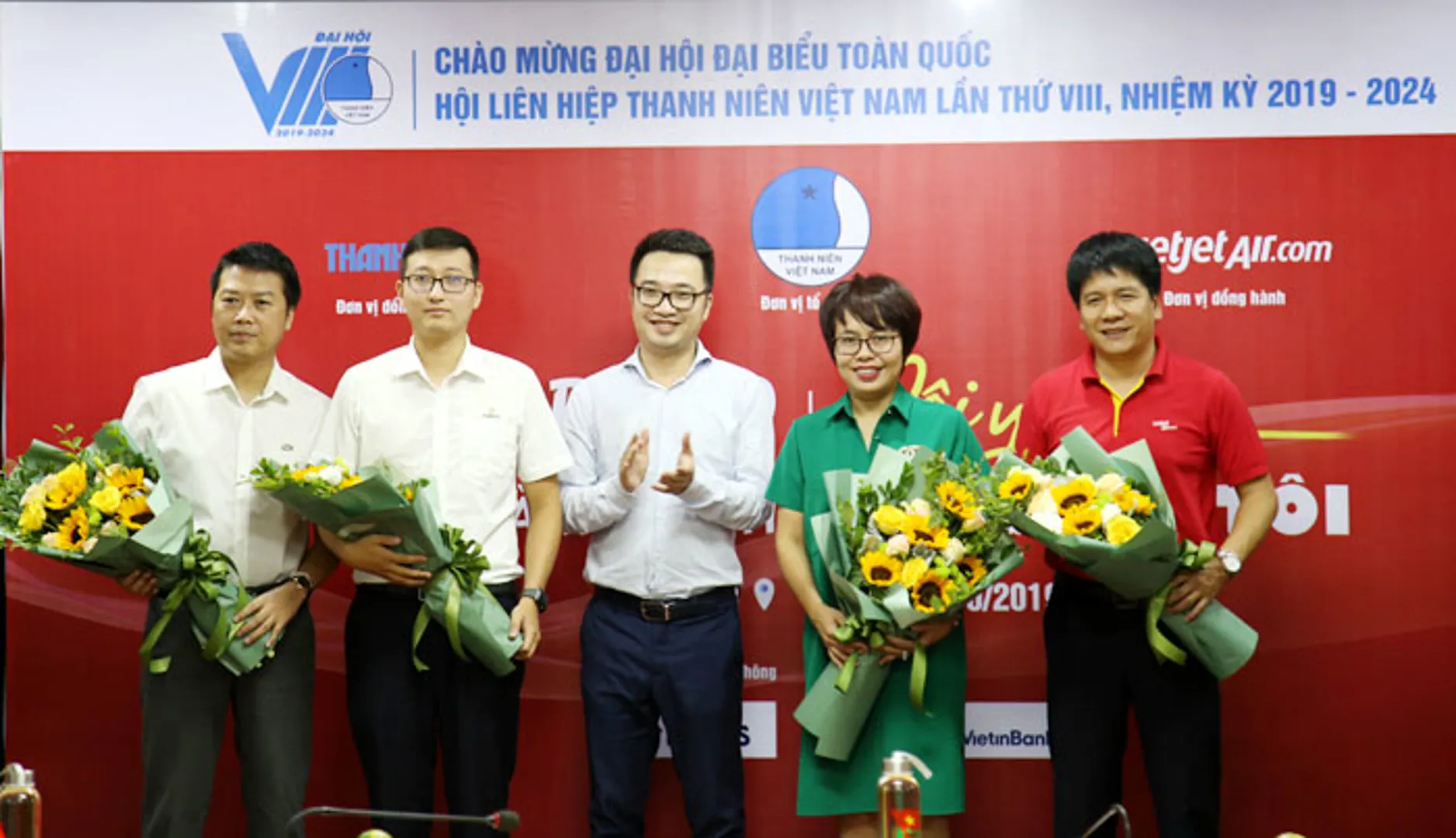 Vietjet bay cùng "Tôi yêu tổ quốc tôi"