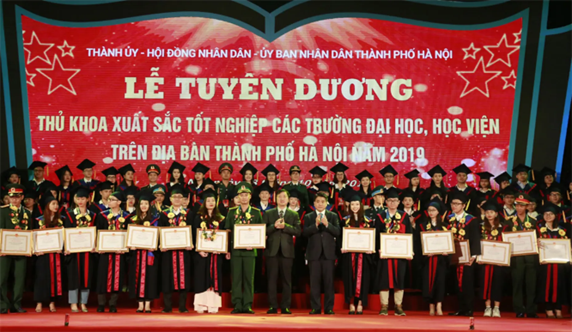 Hà Nội tuyên dương 86 Thủ khoa xuất sắc  tốt nghiệp các trường đại học năm 2019