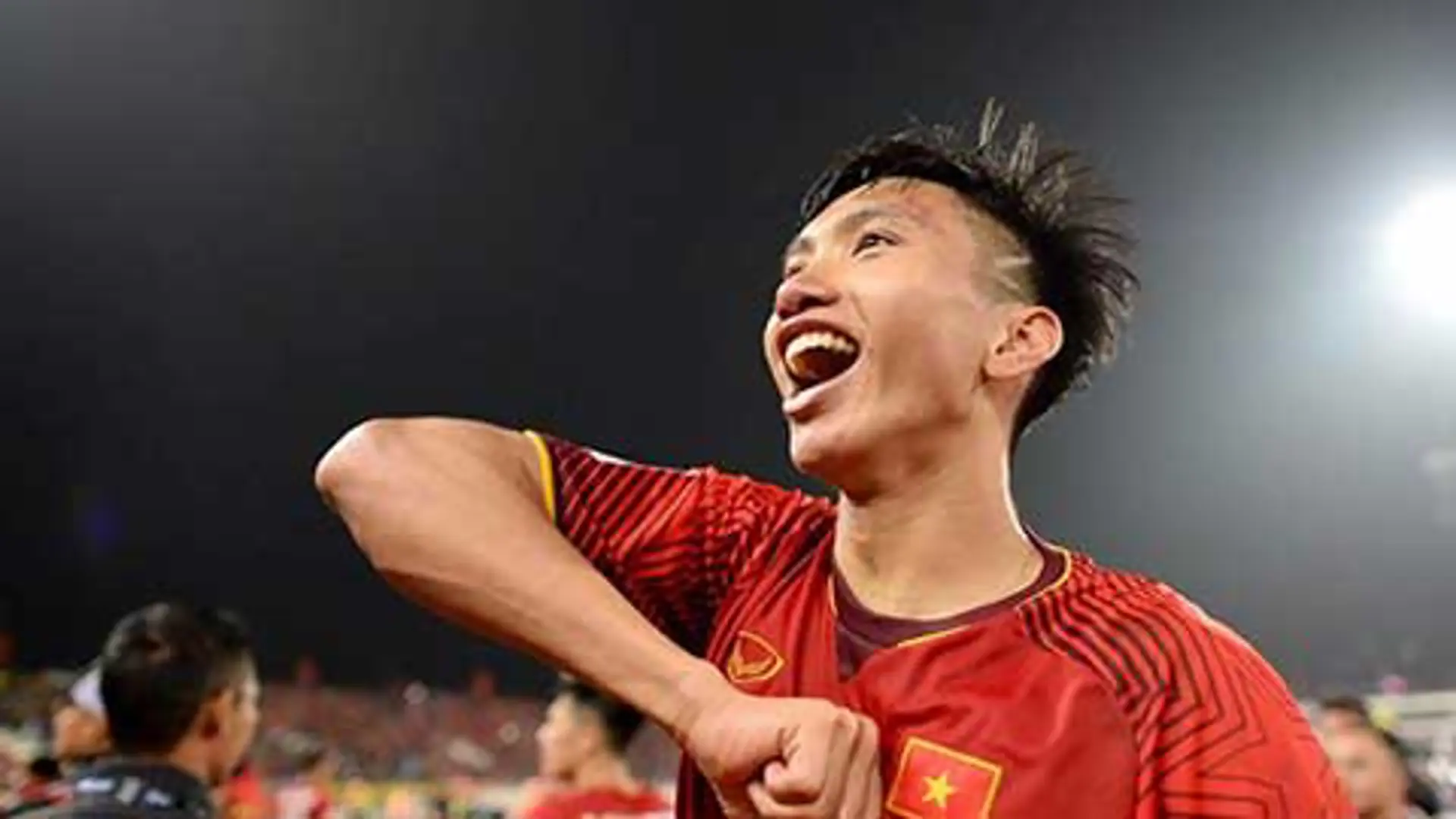 Đoàn Văn Hậu lọt top 10 cầu thủ xuất sắc nhất Asian Cup 2019